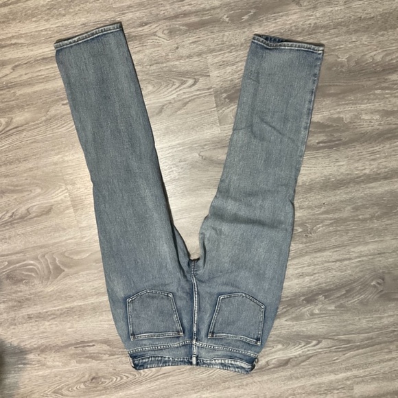 Pacsun high waisted mom jeans - Picture 3 of 3